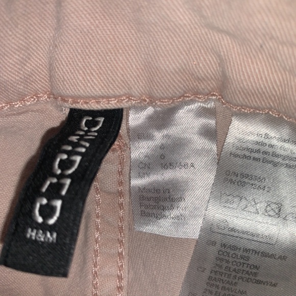 H&M light pink high waist shorts 💕 - Picture 3 of 3